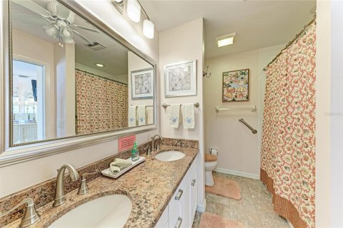 Condo in Holmes Beach, Florida, 2 bedrooms  № 2095124 - photo 25