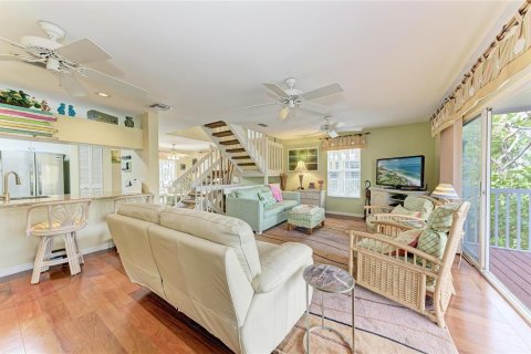 Condo in Holmes Beach, Florida, 2 bedrooms  № 2095124 - photo 20