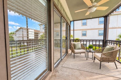 Condo in Gainesville, Florida, 2 bedrooms № 2389462 - photo 21