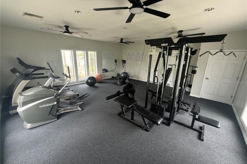 Condo in Gainesville, Florida, 2 bedrooms № 2389462 - photo 24