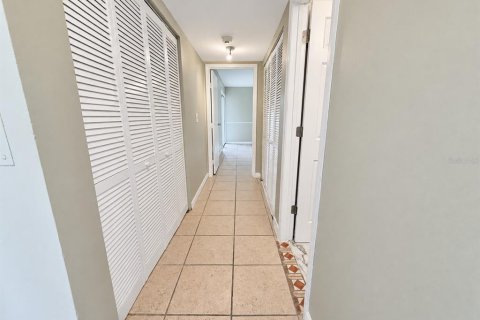 Condo in Gainesville, Florida, 2 bedrooms № 2389462 - photo 19