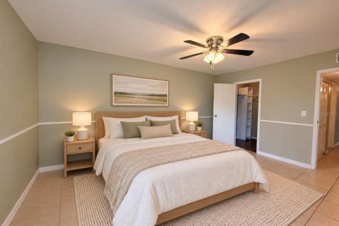 Condo in Gainesville, Florida, 2 bedrooms № 2389462 - photo 14