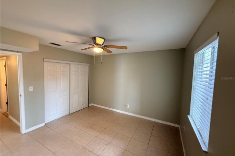 Condo in Gainesville, Florida, 2 bedrooms № 2389462 - photo 17