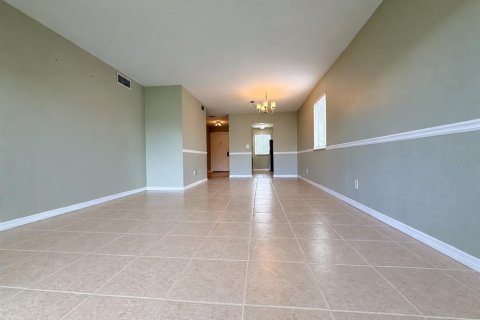 Condo in Gainesville, Florida, 2 bedrooms № 2389462 - photo 7