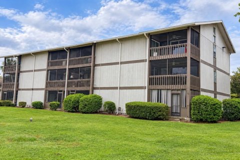 Condo in Gainesville, Florida, 2 bedrooms № 2389462 - photo 27