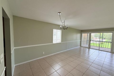 Condo in Gainesville, Florida, 2 bedrooms № 2389462 - photo 9