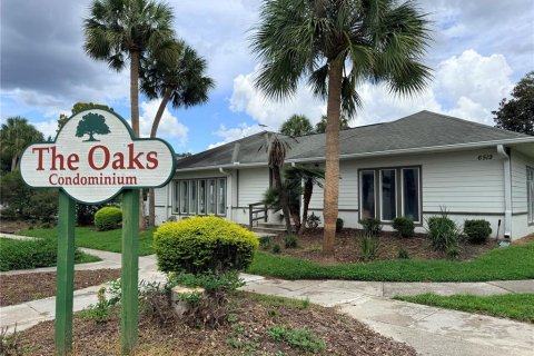 Condo in Gainesville, Florida, 2 bedrooms № 2389462 - photo 23