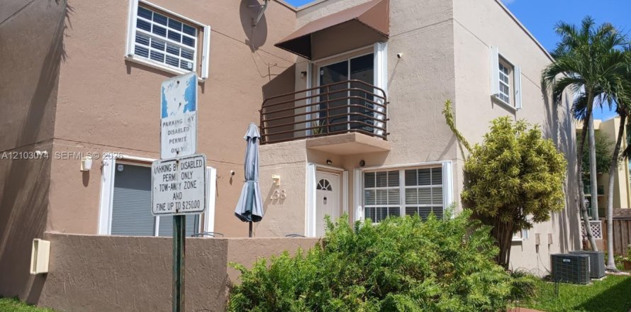 Touwnhouse à Miami, Floride 3 chambres, 114.46 m2 № 2407817