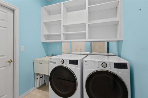 House in Sarasota, Florida 3 bedrooms, 205.04 sq.m. № 2291036 - photo 24
