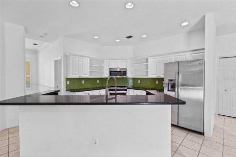 House in Sarasota, Florida 3 bedrooms, 205.04 sq.m. № 2291036 - photo 8