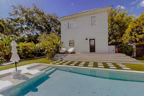 Villa ou maison à louer à Tampa, Floride: 4 chambres, 205.13 m2 № 1894499 - photo 2