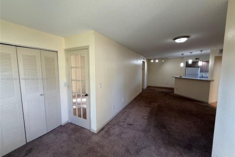 Снять в аренду кондоминиум в Санрайз, Флорида 2 спальни, 89.65м2, № 1952848 - фото 6