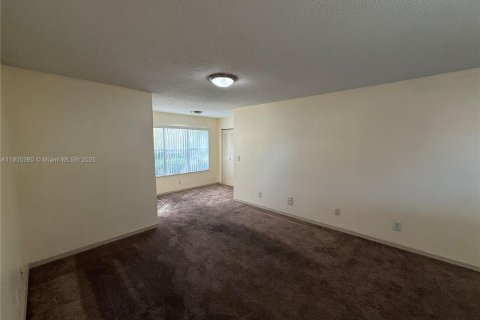 Снять в аренду кондоминиум в Санрайз, Флорида 2 спальни, 89.65м2, № 1952848 - фото 4