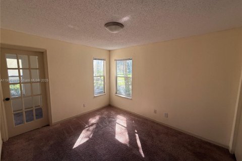 Снять в аренду кондоминиум в Санрайз, Флорида 2 спальни, 89.65м2, № 1952848 - фото 11