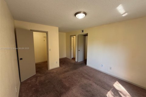 Снять в аренду кондоминиум в Санрайз, Флорида 2 спальни, 89.65м2, № 1952848 - фото 16