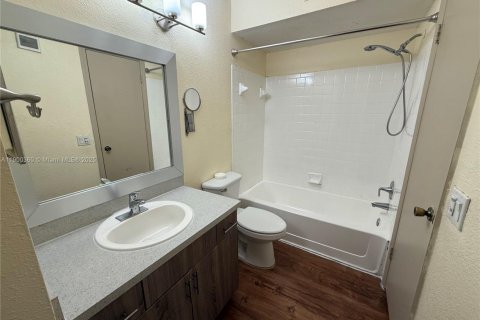 Снять в аренду кондоминиум в Санрайз, Флорида 2 спальни, 89.65м2, № 1952848 - фото 18