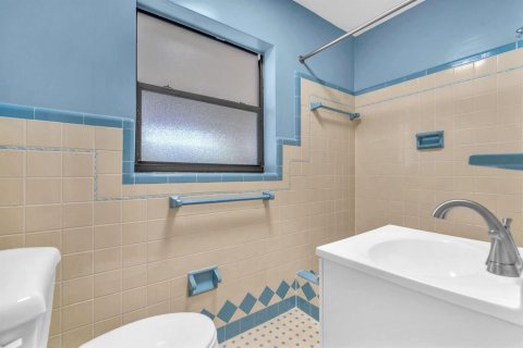 Купить виллу или дом в Уилтон-Мэнорс, Флорида 3 комнаты, 150.59м2, № 2086053 - фото 18
