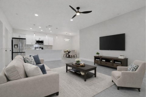 Villa ou maison à louer à Lehigh Acres, Floride: 3 chambres, 221.39 m2 № 2007271 - photo 4