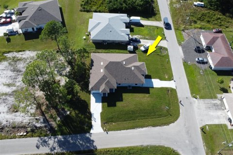 Villa ou maison à louer à Lehigh Acres, Floride: 3 chambres, 221.39 m2 № 2007271 - photo 26