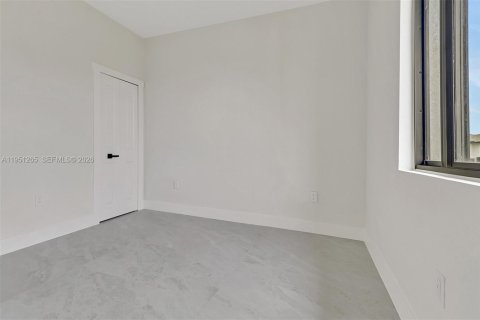 Villa ou maison à louer à Lehigh Acres, Floride: 3 chambres, 221.39 m2 № 2007271 - photo 15