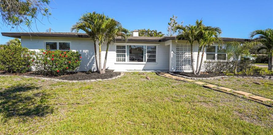 House in Venice, Florida 3 bedrooms, 154.5 sq.m. № 1720625