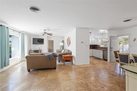 House in Venice, Florida 3 bedrooms, 154.5 sq.m. № 1720625 - photo 12