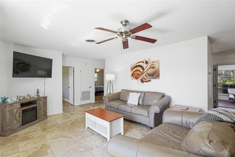 House in Venice, Florida 3 bedrooms, 154.5 sq.m. № 1720625 - photo 7
