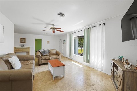 House in Venice, Florida 3 bedrooms, 154.5 sq.m. № 1720625 - photo 8