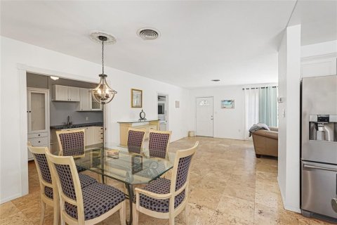 House in Venice, Florida 3 bedrooms, 154.5 sq.m. № 1720625 - photo 20