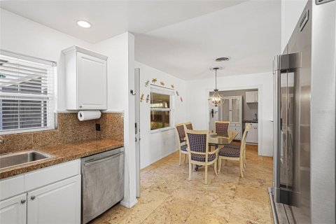 House in Venice, Florida 3 bedrooms, 154.5 sq.m. № 1720625 - photo 19