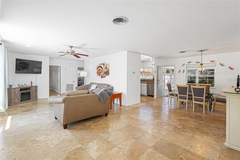 House in Venice, Florida 3 bedrooms, 154.5 sq.m. № 1720625 - photo 10