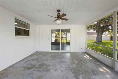 House in South Daytona, Florida 3 bedrooms, 184.32 sq.m. № 1857669 - photo 24