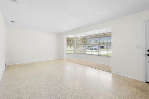 House in South Daytona, Florida 3 bedrooms, 184.32 sq.m. № 1857669 - photo 7