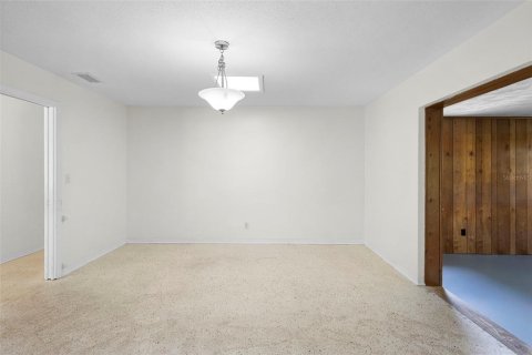 House in South Daytona, Florida 3 bedrooms, 184.32 sq.m. № 1857669 - photo 10