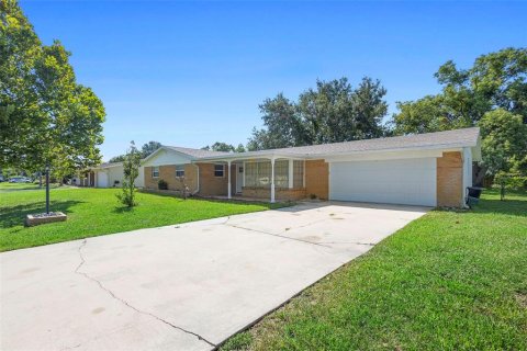 House in South Daytona, Florida 3 bedrooms, 184.32 sq.m. № 1857669 - photo 4