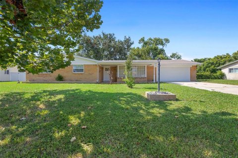 House in South Daytona, Florida 3 bedrooms, 184.32 sq.m. № 1857669 - photo 3