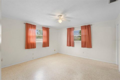 House in South Daytona, Florida 3 bedrooms, 184.32 sq.m. № 1857669 - photo 18