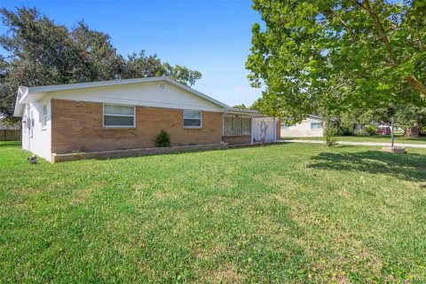 House in South Daytona, Florida 3 bedrooms, 184.32 sq.m. № 1857669 - photo 6