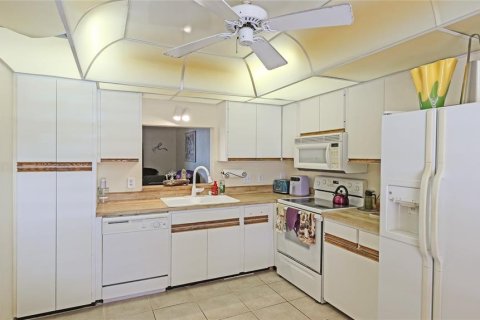Condo in Bradenton, Florida, 2 bedrooms  № 1551116 - photo 5