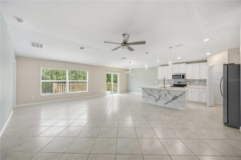 Villa ou maison à louer à Port Charlotte, Floride: 4 chambres, 179.3 m2 № 2401136 - photo 4