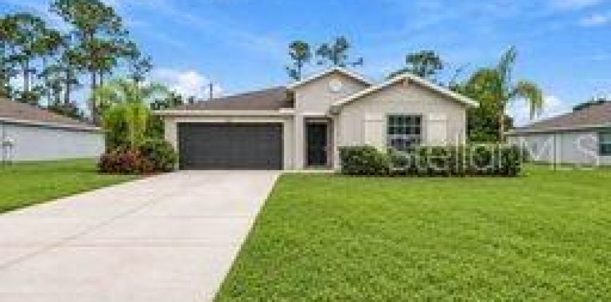 Villa ou maison à Port Charlotte, Floride 4 chambres, 179.3 m2 № 2401136
