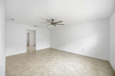 Villa ou maison à louer à Port Charlotte, Floride: 4 chambres, 179.3 m2 № 2401136 - photo 12
