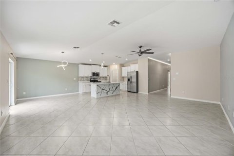 Villa ou maison à louer à Port Charlotte, Floride: 4 chambres, 179.3 m2 № 2401136 - photo 5