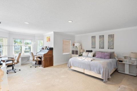 House in Aventura, Florida 3 bedrooms, 231.7 sq.m. № 2030740 - photo 17