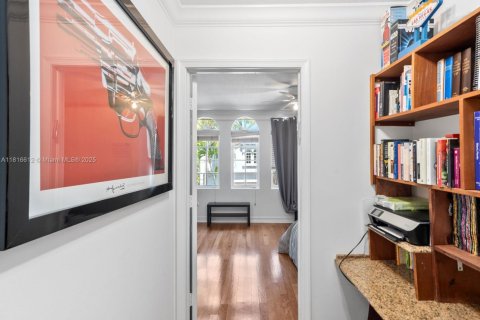 House in Aventura, Florida 3 bedrooms, 231.7 sq.m. № 2030740 - photo 22