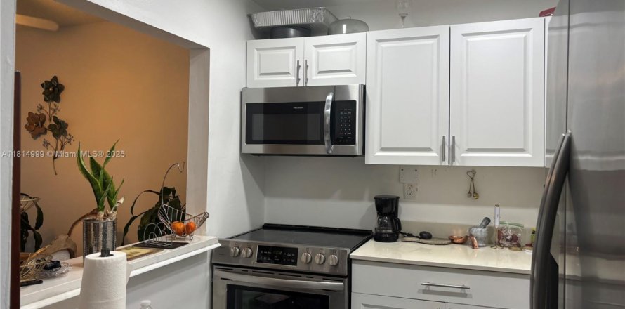 Condo in Sunrise, Florida, 1 bedroom № 1766709