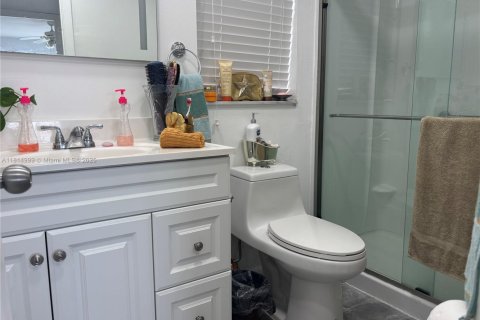 Condo in Sunrise, Florida, 1 bedroom  № 1766709 - photo 9