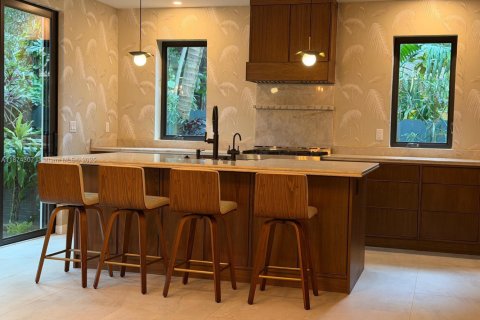 Villa ou maison à vendre à Miami, Floride: 4 chambres № 1946289 - photo 7