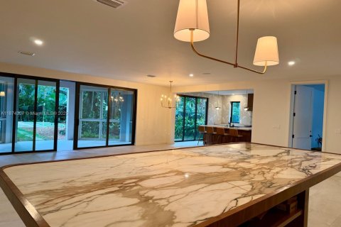 Villa ou maison à vendre à Miami, Floride: 4 chambres № 1946289 - photo 6