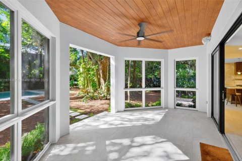 Villa ou maison à vendre à Miami, Floride: 4 chambres № 1946289 - photo 30